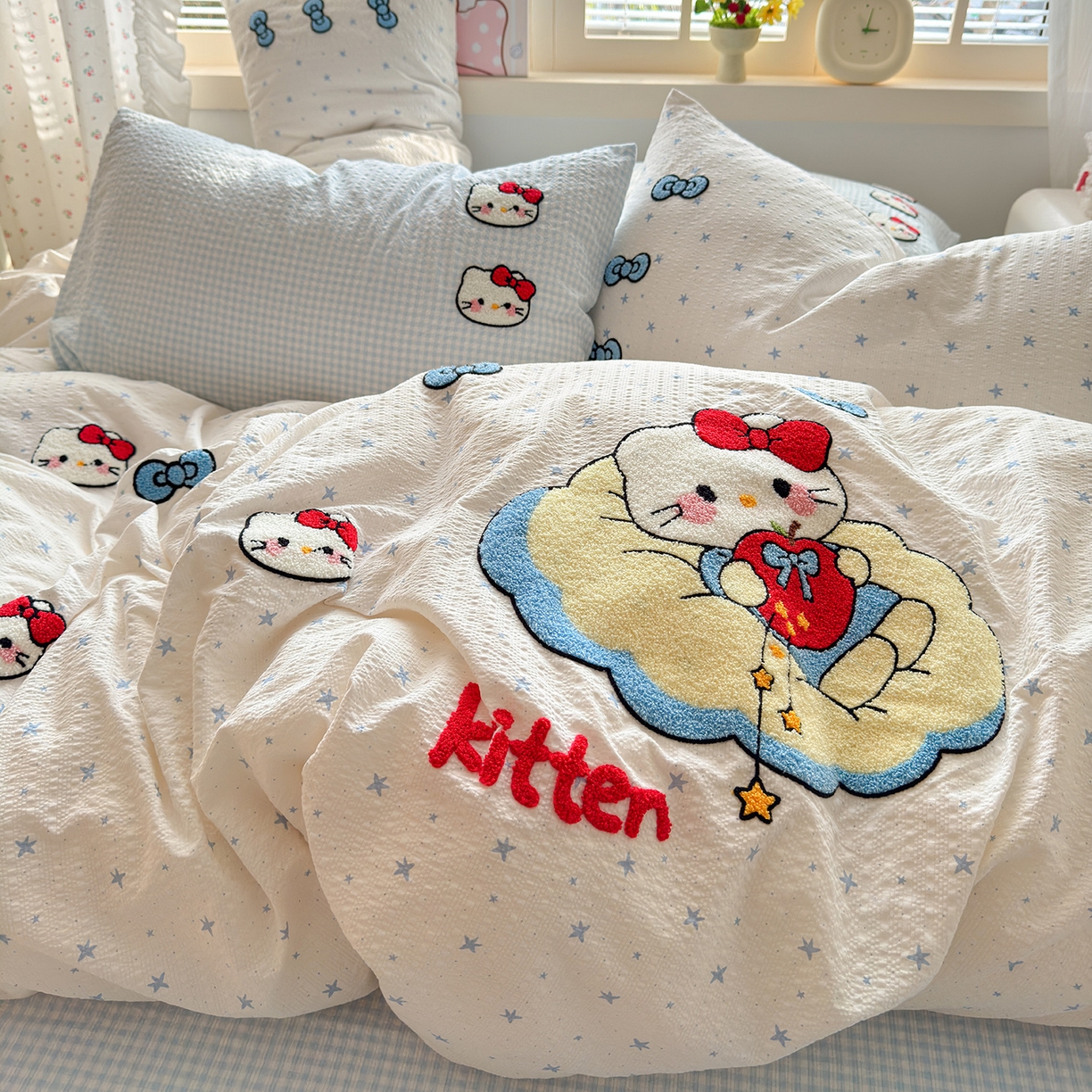 91家纺网 家纺一手货源 找家纺 优承佳生活馆 2026新款高克重超柔泡芙双层纱面料卡通毛巾绣三件套四件套单被套系列 萌趣kt