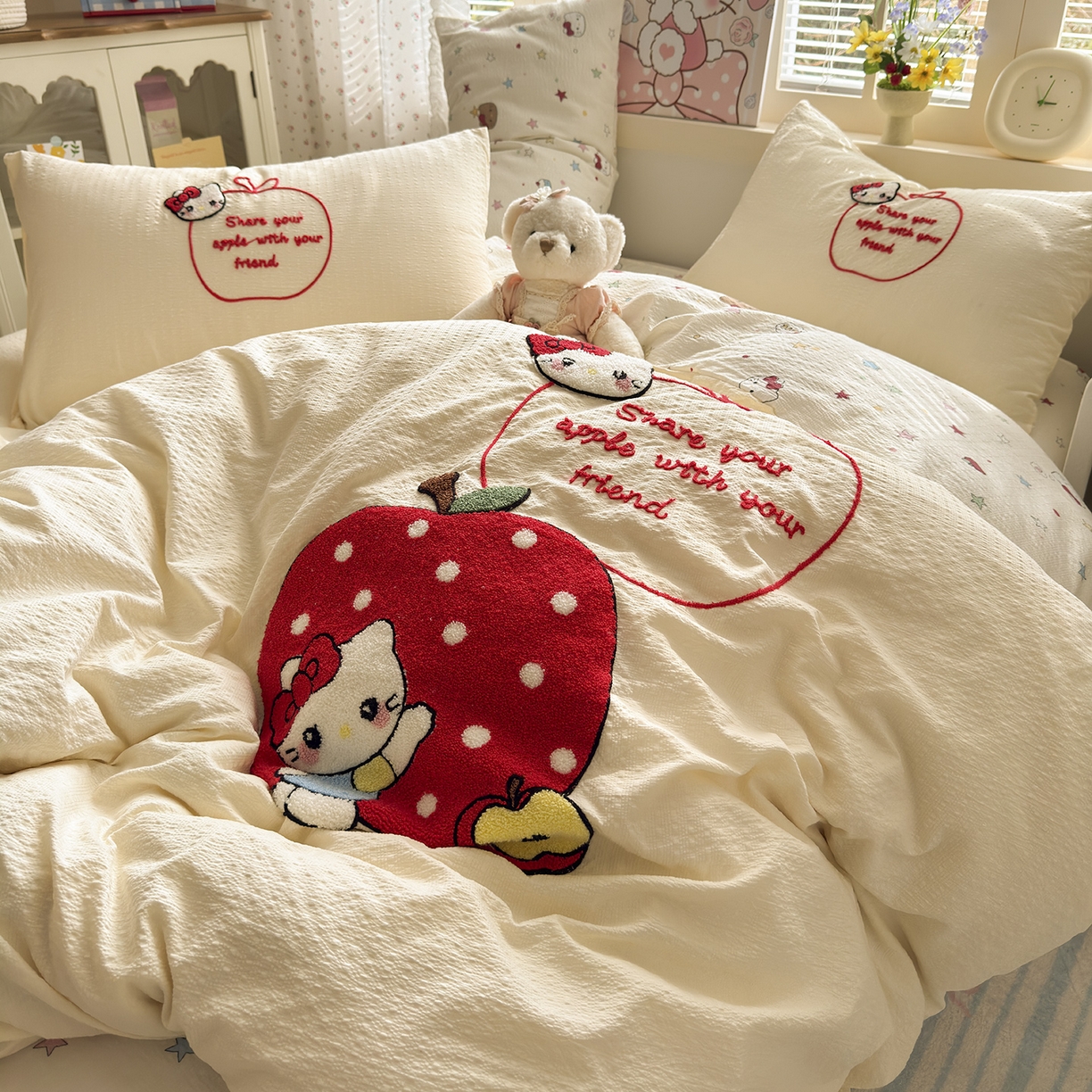 91家纺网 家纺一手货源 找家纺 优承佳生活馆 2026新款高克重超柔泡芙双层纱面料卡通毛巾绣三件套四件套单被套系列 苹果kt