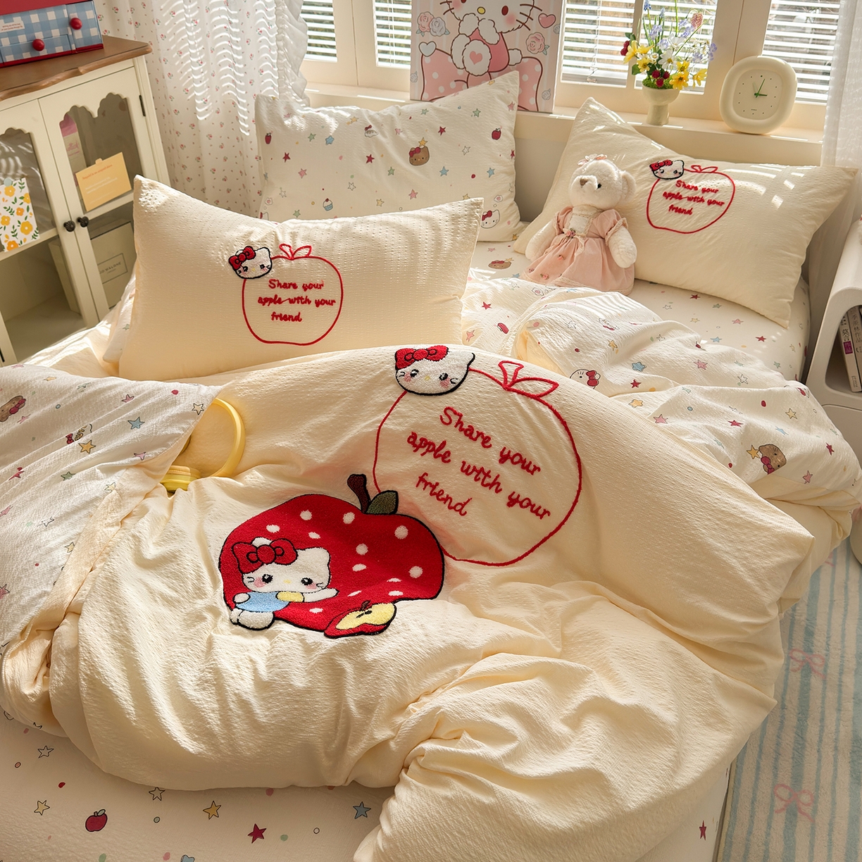 91家纺网 家纺一手货源 找家纺 优承佳生活馆 2026新款高克重超柔泡芙双层纱面料卡通毛巾绣三件套四件套单被套系列 苹果kt