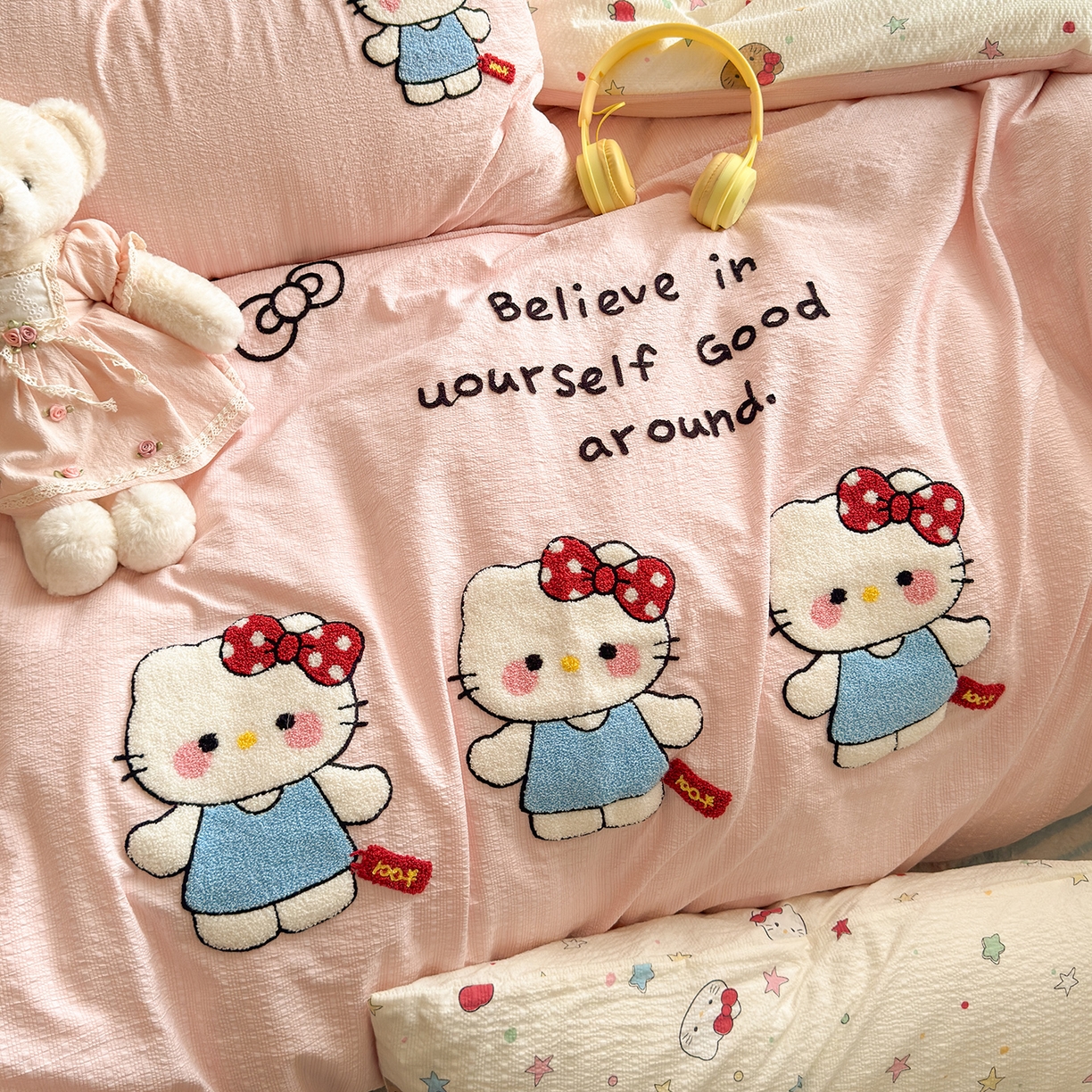 91家纺网 家纺一手货源 找家纺 优承佳生活馆 2026新款高克重超柔泡芙双层纱面料卡通毛巾绣三件套四件套单被套系列 元气kt