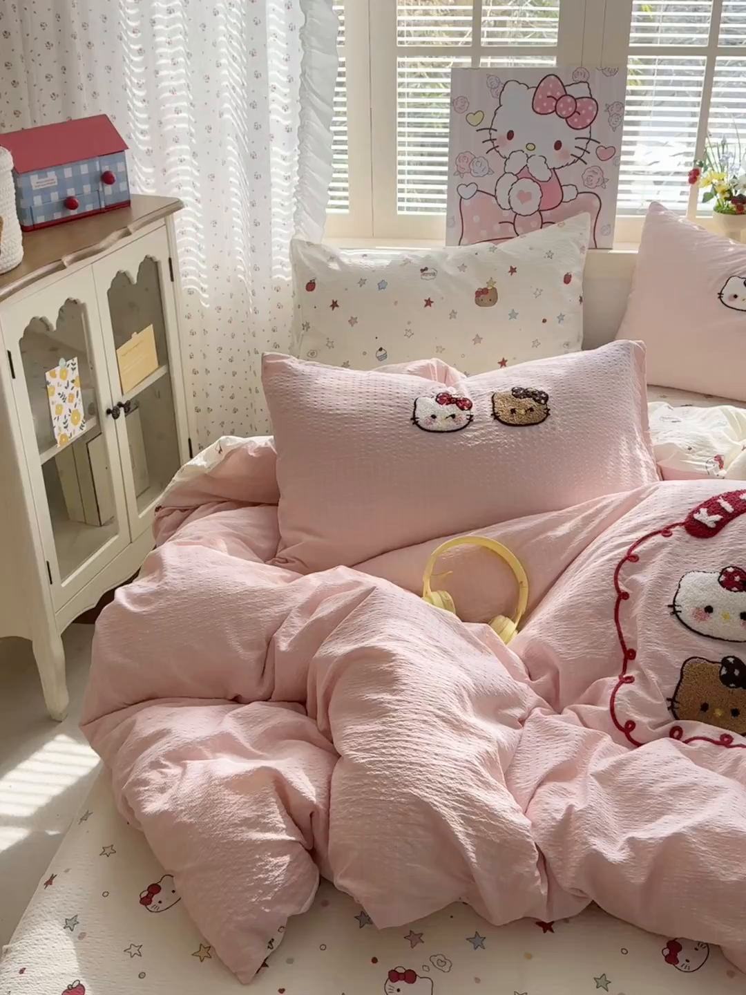 91家纺网 家纺一手货源 找家纺 优承佳生活馆 2026新款高克重超柔泡芙双层纱面料卡通毛巾绣三件套四件套单被套系列 kt喵
