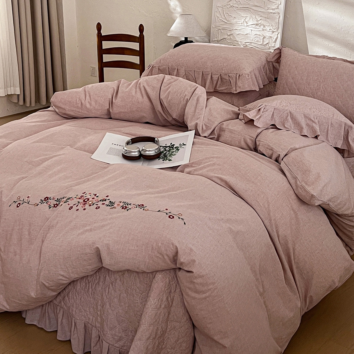 91家纺网 家纺一手货源 找家纺 橙子家居 2026新款全棉棉麻绣花被套棉花床盖四件套 棉麻-粉色
