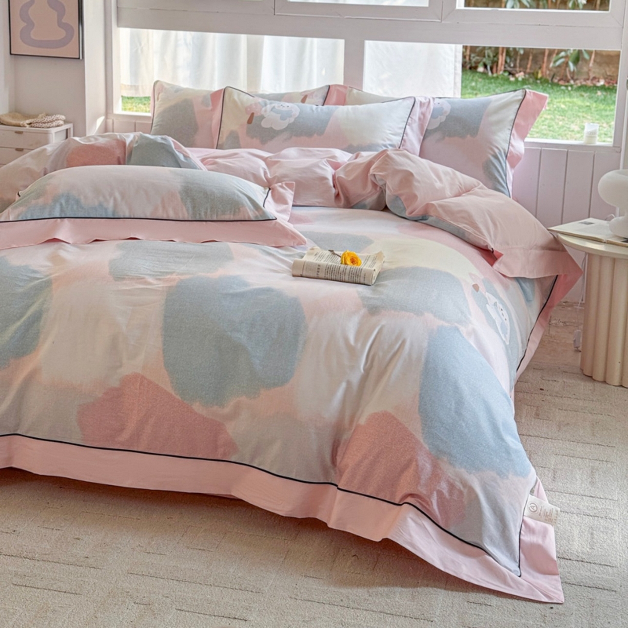 91家纺网 家纺一手货源 找家纺 7V 2026新款嵌绳宽边纯棉四件套13376全棉小清新喷气宽幅长绒棉被套床单床笠套件 七彩兔