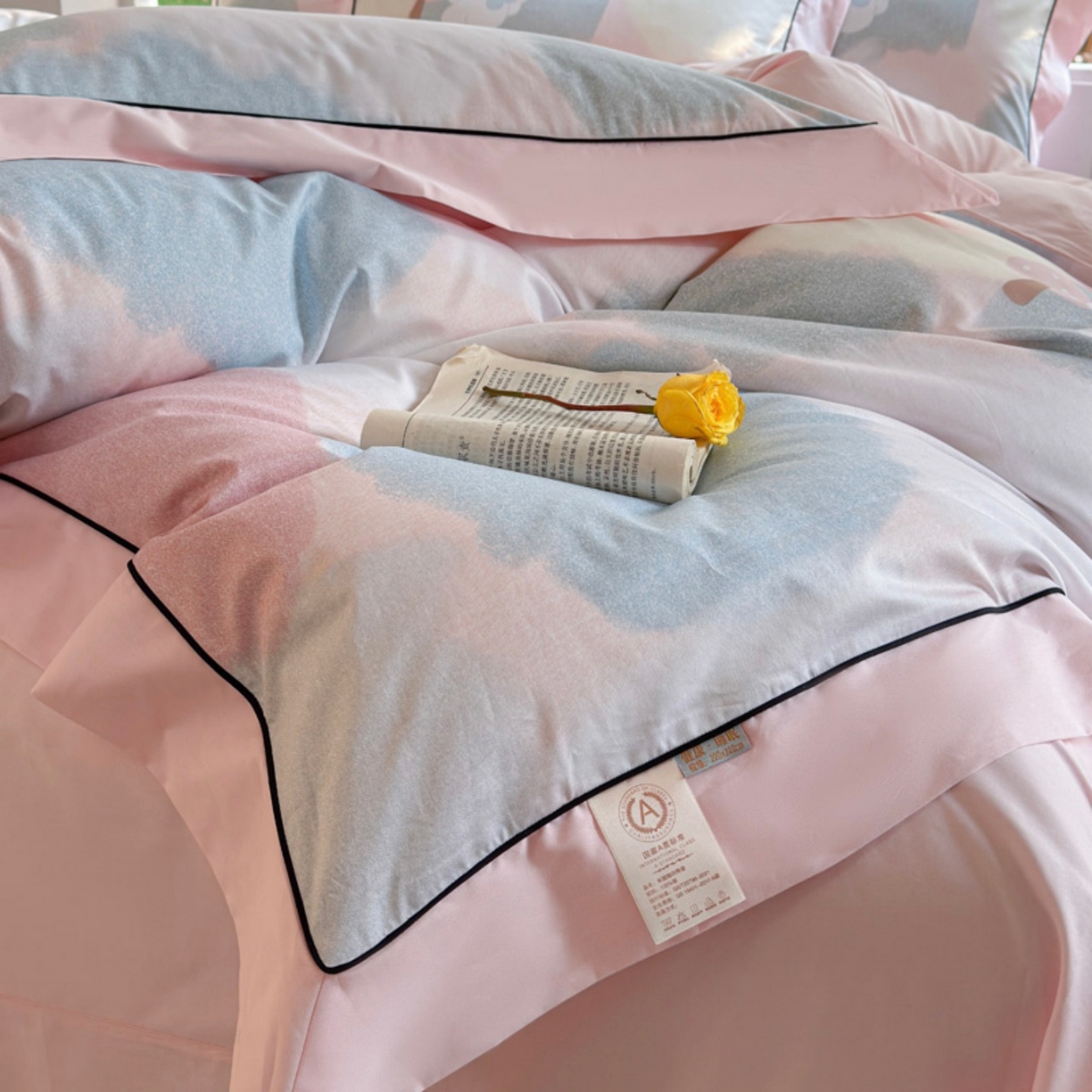 91家纺网 家纺一手货源 找家纺 7V 2026新款嵌绳宽边纯棉四件套13376全棉小清新喷气宽幅长绒棉被套床单床笠套件 七彩兔