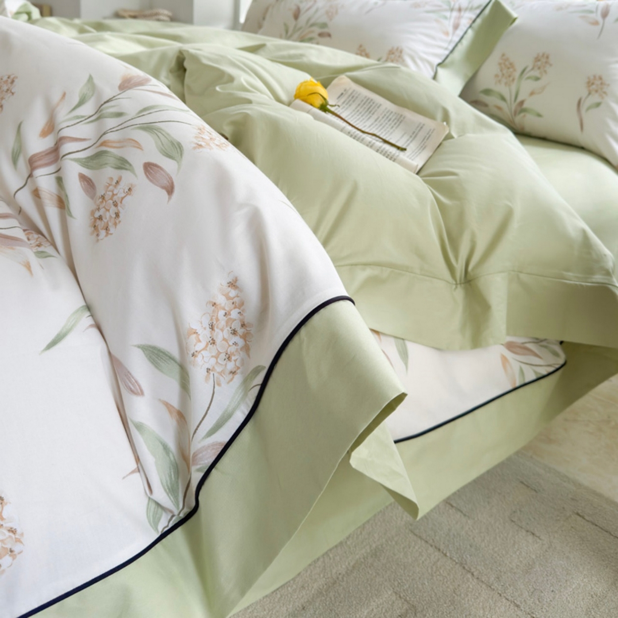 91家纺网 家纺一手货源 找家纺 7V 2026新款嵌绳宽边纯棉四件套13376全棉小清新喷气宽幅长绒棉被套床单床笠套件 森野花簇