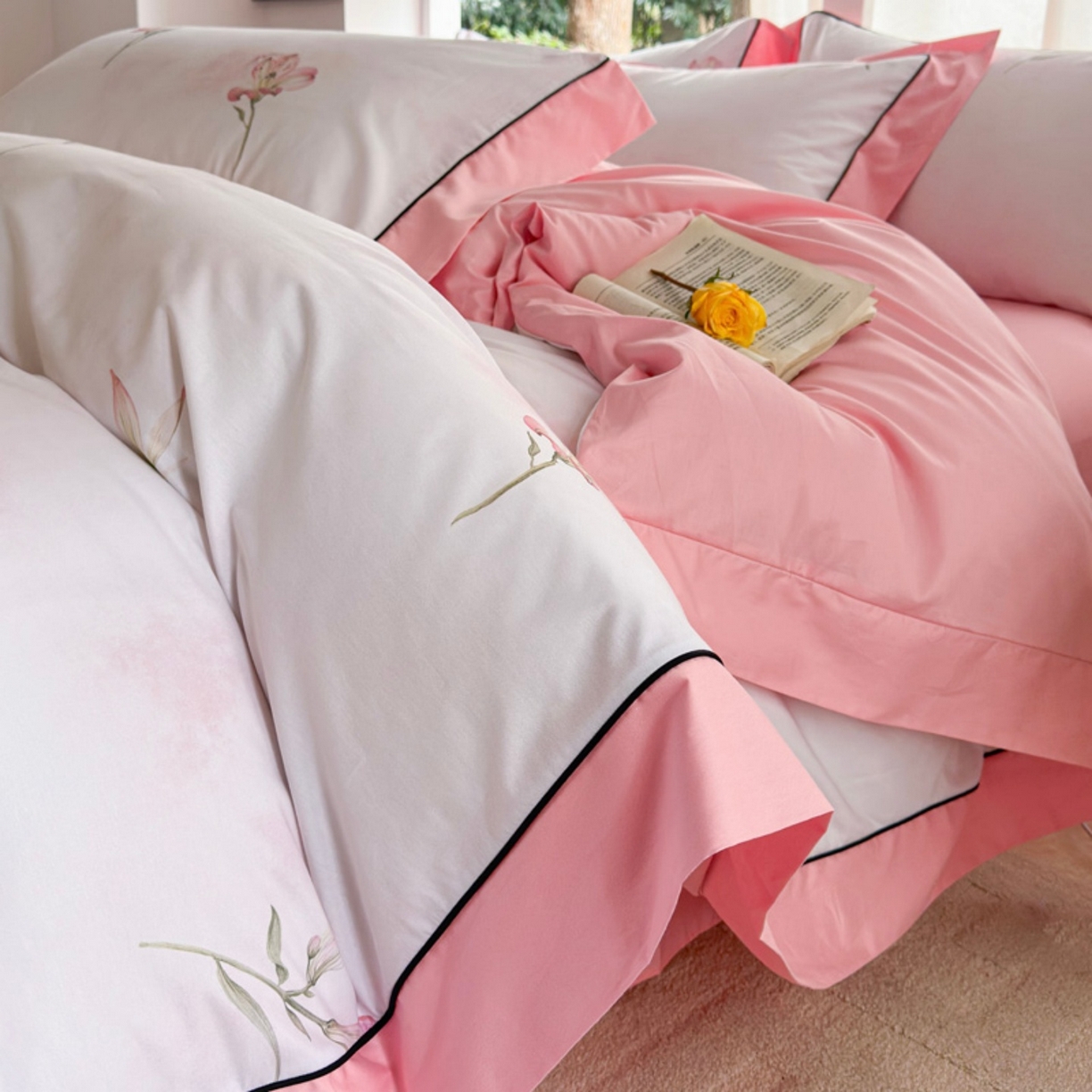 91家纺网 家纺一手货源 找家纺 7V 2026新款嵌绳宽边纯棉四件套13376全棉小清新喷气宽幅长绒棉被套床单床笠套件 一见倾心