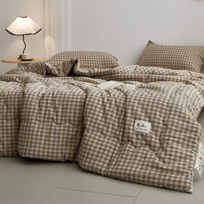 91家纺网 家纺一手货源 找家纺 尊妙被业 2026新款全棉色织水洗棉春秋被夏被-叠拍 春野-咖