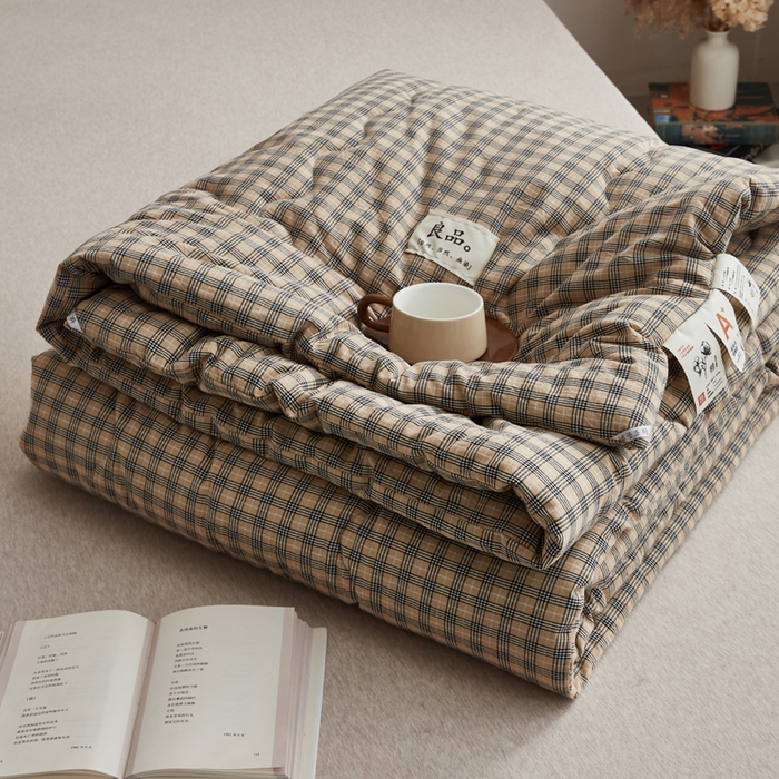 91家纺网 家纺一手货源 找家纺 尊妙被业 2026新款全棉色织水洗棉春秋被夏被-叠拍 春野-咖