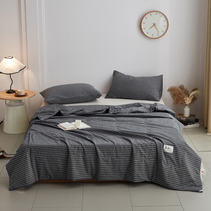 91家纺网 家纺一手货源 找家纺 尊妙被业 2026新款全棉色织水洗棉春秋被夏被-叠拍 灰细条