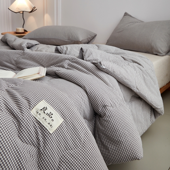 91家纺网 家纺一手货源 找家纺 尊妙被业 2026新款全棉色织水洗棉春秋被夏被-叠拍 蜜格-灰