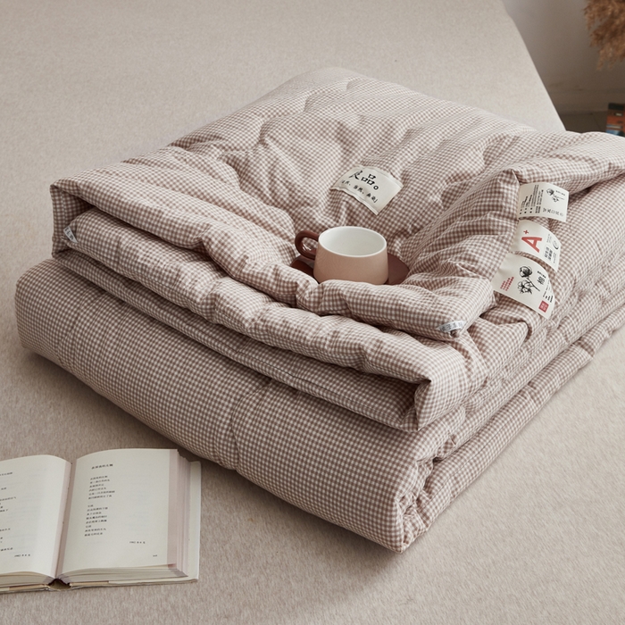 91家纺网 家纺一手货源 找家纺 尊妙被业 2026新款全棉色织水洗棉春秋被夏被-叠拍 蜜格-米
