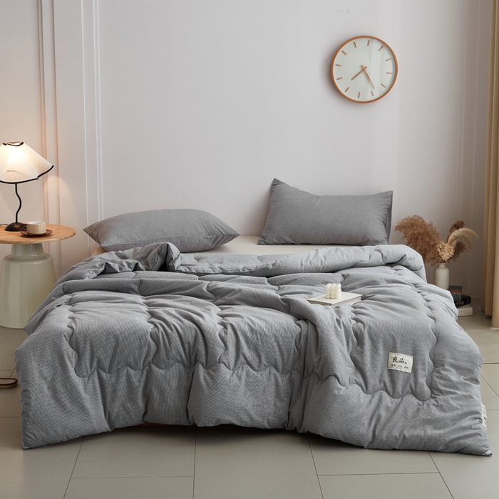 91家纺网 家纺一手货源 找家纺 尊妙被业 2026新款全棉色织水洗棉春秋被夏被-叠拍 千鸟格-灰