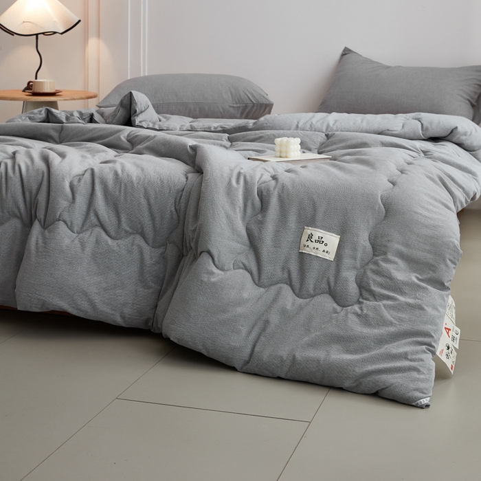 91家纺网 家纺一手货源 找家纺 尊妙被业 2026新款全棉色织水洗棉春秋被夏被-叠拍 千鸟格-灰