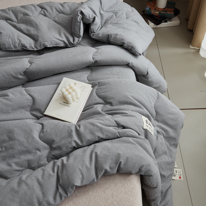 91家纺网 家纺一手货源 找家纺 尊妙被业 2026新款全棉色织水洗棉春秋被夏被-叠拍 千鸟格-灰