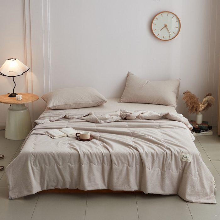 91家纺网 家纺一手货源 找家纺 尊妙被业 2026新款全棉色织水洗棉春秋被夏被-叠拍 千鸟格-驼