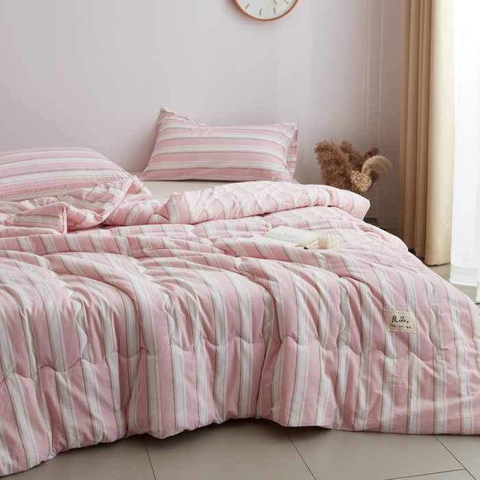 91家纺网 家纺一手货源 找家纺 尊妙被业 2026新款全棉色织水洗棉春秋被夏被-叠拍 童话-粉