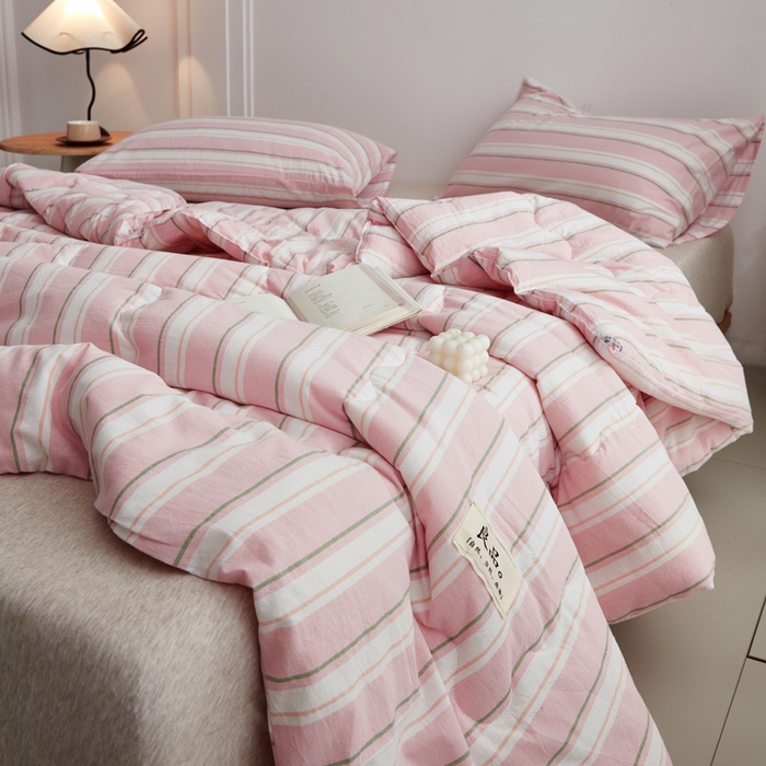 91家纺网 家纺一手货源 找家纺 尊妙被业 2026新款全棉色织水洗棉春秋被夏被-叠拍 童话-粉