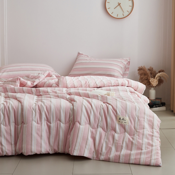 91家纺网 家纺一手货源 找家纺 尊妙被业 2026新款全棉色织水洗棉春秋被夏被-叠拍 童话-粉