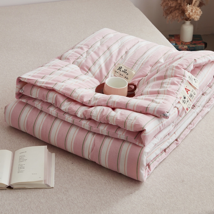 91家纺网 家纺一手货源 找家纺 尊妙被业 2026新款全棉色织水洗棉春秋被夏被-叠拍 童话-粉