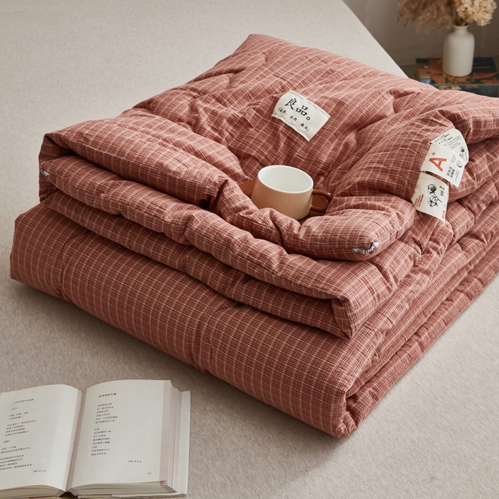 91家纺网 家纺一手货源 找家纺 尊妙被业 2026新款全棉色织水洗棉春秋被夏被-叠拍 晚晴-红