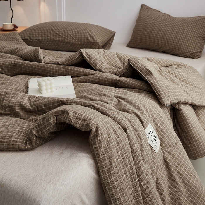 91家纺网 家纺一手货源 找家纺 尊妙被业 2026新款全棉色织水洗棉春秋被夏被-叠拍 晚晴-咖