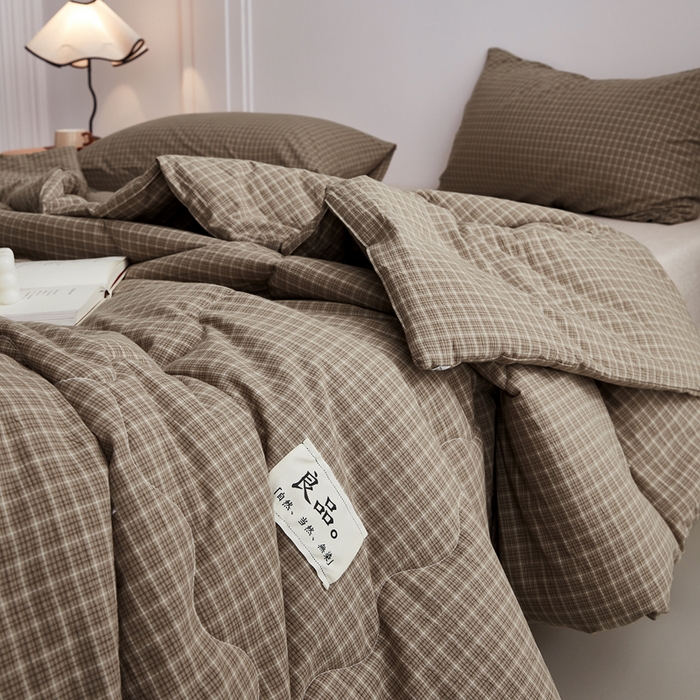 91家纺网 家纺一手货源 找家纺 尊妙被业 2026新款全棉色织水洗棉春秋被夏被-叠拍 晚晴-咖