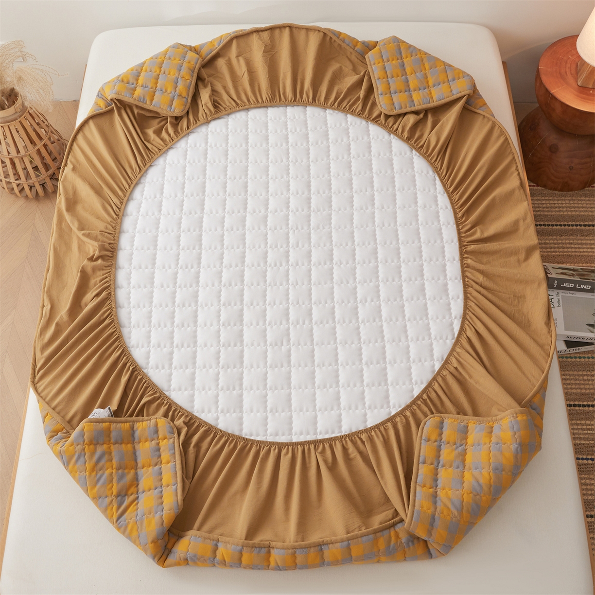 91家纺网 家纺一手货源 找家纺 3C 2026新款全棉水洗棉棉花夹棉床笠 黄灰格