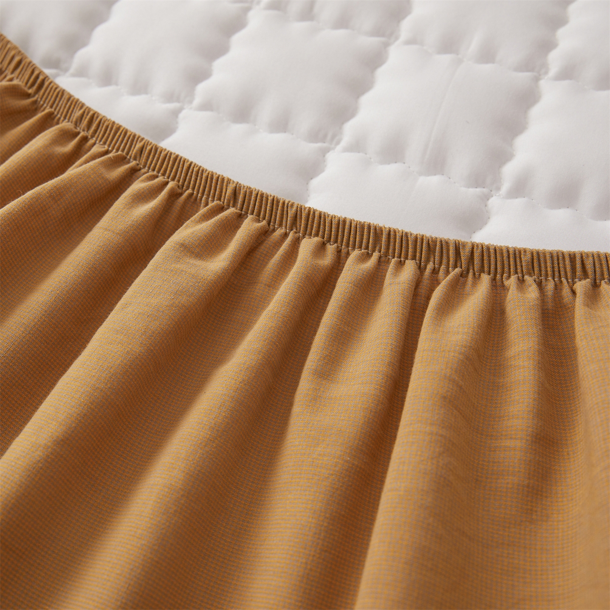 91家纺网 家纺一手货源 找家纺 3C 2026新款全棉水洗棉棉花夹棉床笠 黄灰格