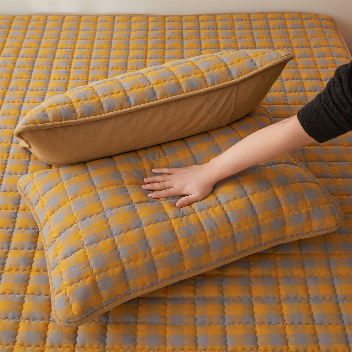 91家纺网 家纺一手货源 找家纺 3C 2026新款全棉水洗棉棉花夹棉床笠 黄灰格