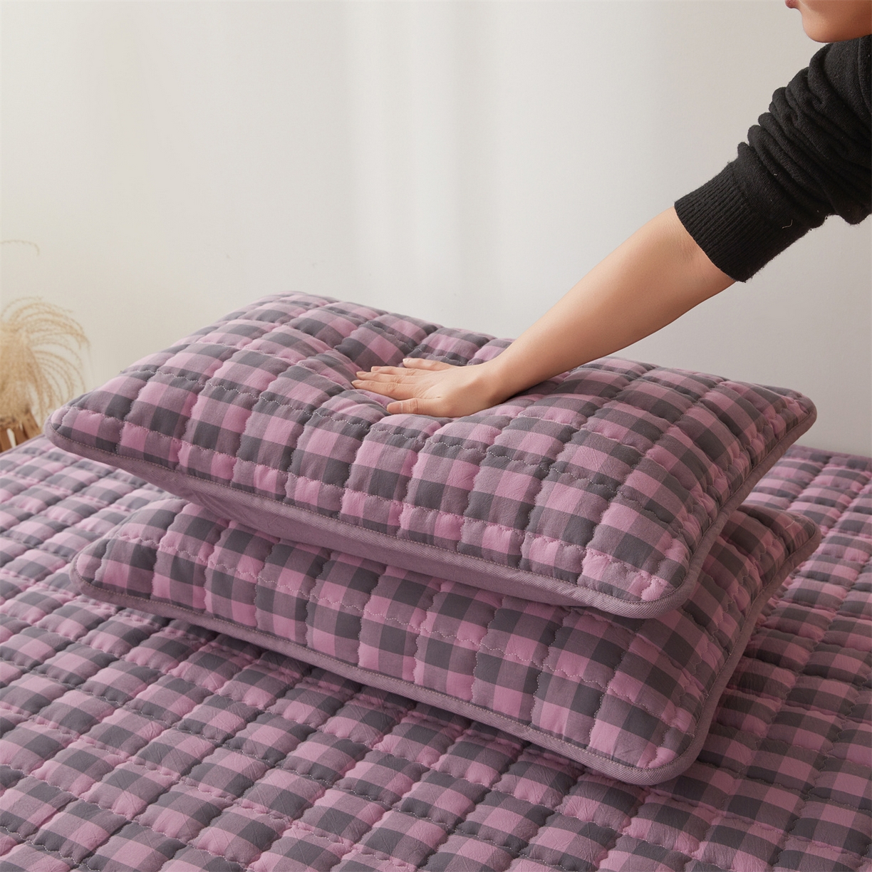 91家纺网 家纺一手货源 找家纺 3C 2026新款全棉水洗棉棉花夹棉床笠 紫灰格