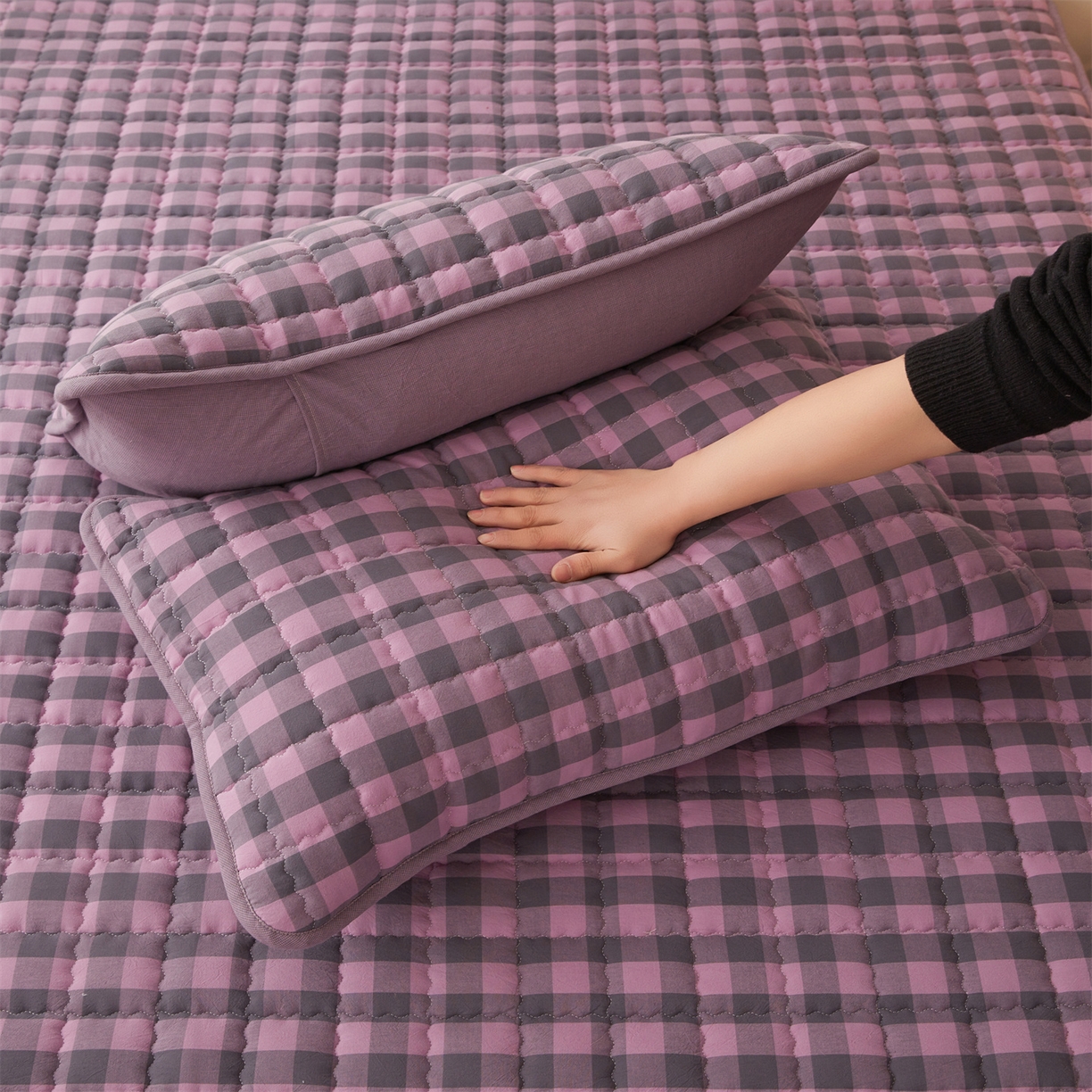 91家纺网 家纺一手货源 找家纺 3C 2026新款全棉水洗棉棉花夹棉床笠 紫灰格