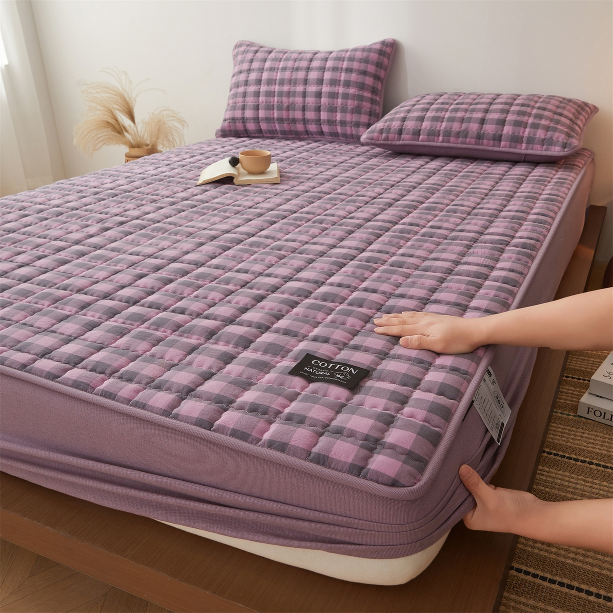 91家纺网 家纺一手货源 找家纺 3C 2026新款全棉水洗棉棉花夹棉床笠 紫灰格