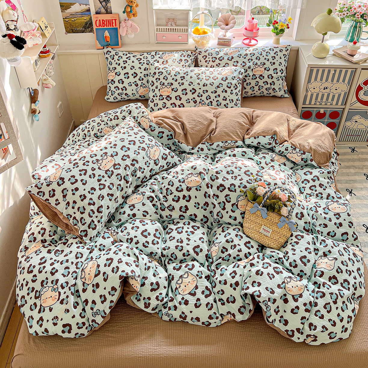 91家纺网 家纺一手货源 找家纺 N先生+V 13814689556 发大图/买家秀 2026春夏新款泡芙云感双层纱四件套 豹纹猫咪