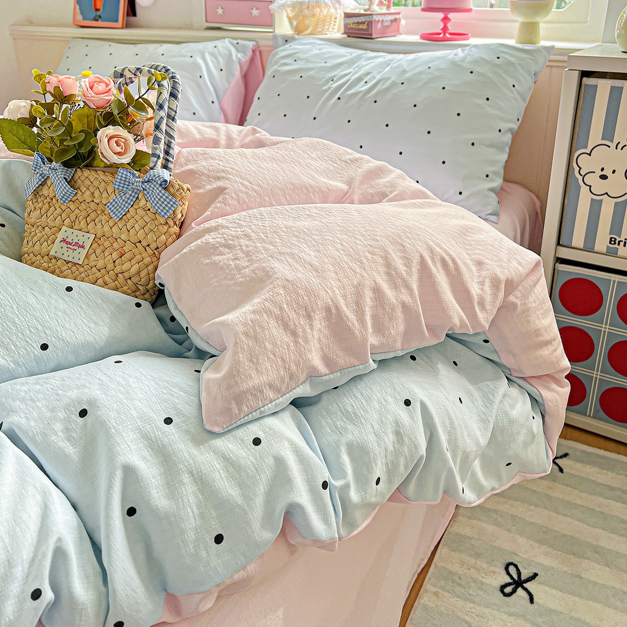 91家纺网 家纺一手货源 找家纺 N先生+V 13814689556 发大图/买家秀 2026春夏新款泡芙云感双层纱四件套 蓝色波点