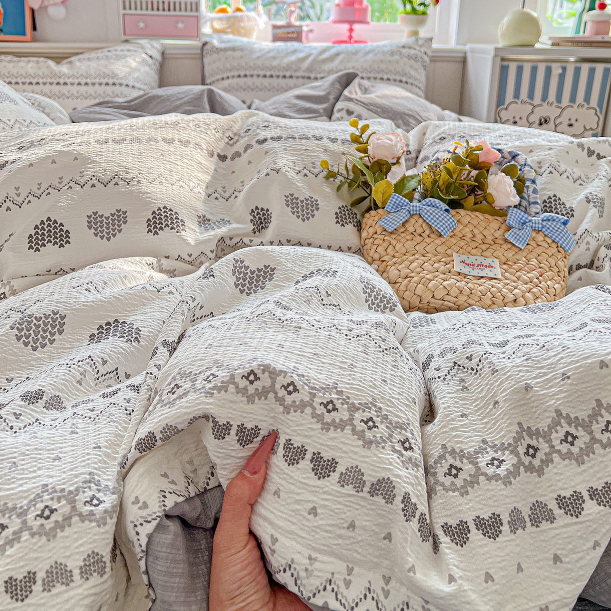 91家纺网 家纺一手货源 找家纺 N先生+V 13814689556 发大图/买家秀 2026春夏新款泡芙云感双层纱四件套 小确幸