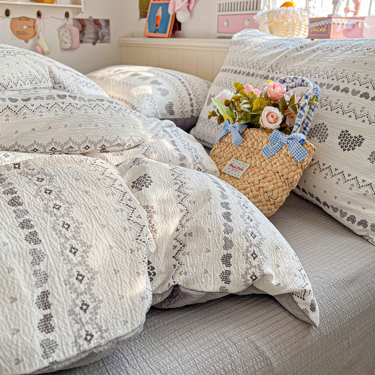 91家纺网 家纺一手货源 找家纺 N先生+V 13814689556 发大图/买家秀 2026春夏新款泡芙云感双层纱四件套 小确幸