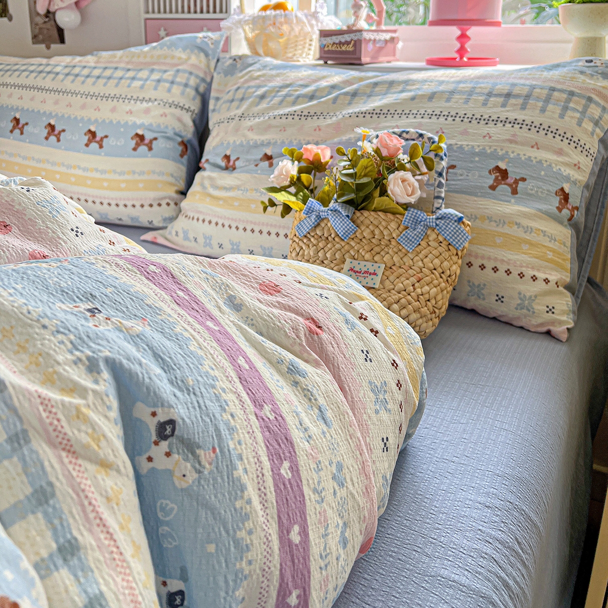 91家纺网 家纺一手货源 找家纺 N先生+V 13814689556 发大图/买家秀 2026春夏新款泡芙云感双层纱四件套 旋转木马