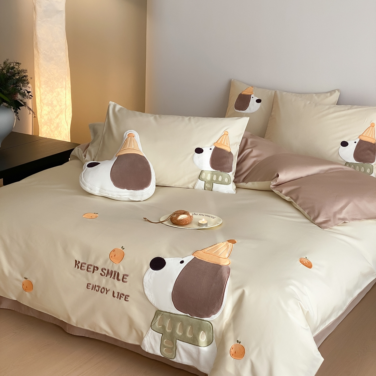 91家纺网 家纺一手货源 找家纺 云栖家居 2026全棉50支100S刺绣卡通四件套-大耳修狗 大耳狗-卡其