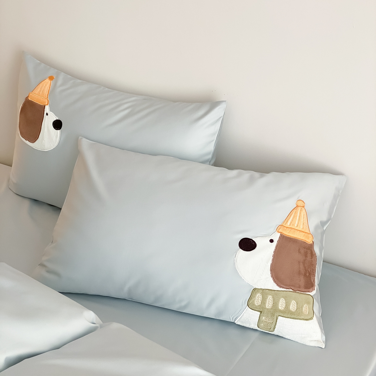 91家纺网 家纺一手货源 找家纺 云栖家居 2026全棉50支100S刺绣卡通四件套-大耳修狗 大耳狗-蓝