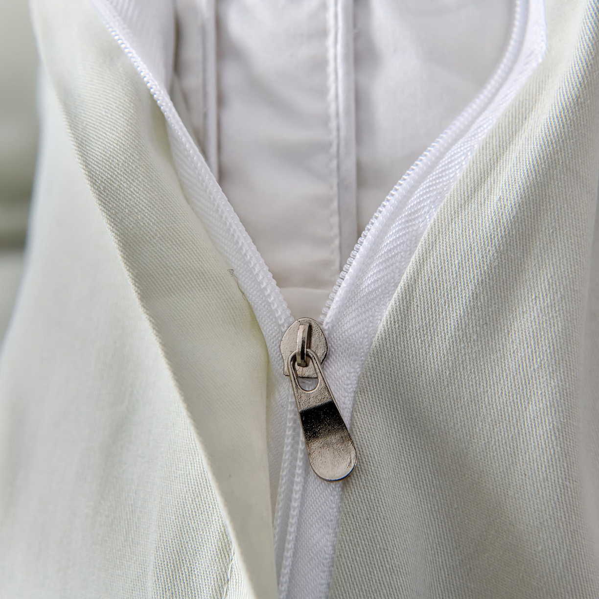 91家纺网 家纺一手货源 找家纺 森林雨 【素-凝绣】2026新款133x76高精密刺绣100%全棉四件套 春妍-春晨绿