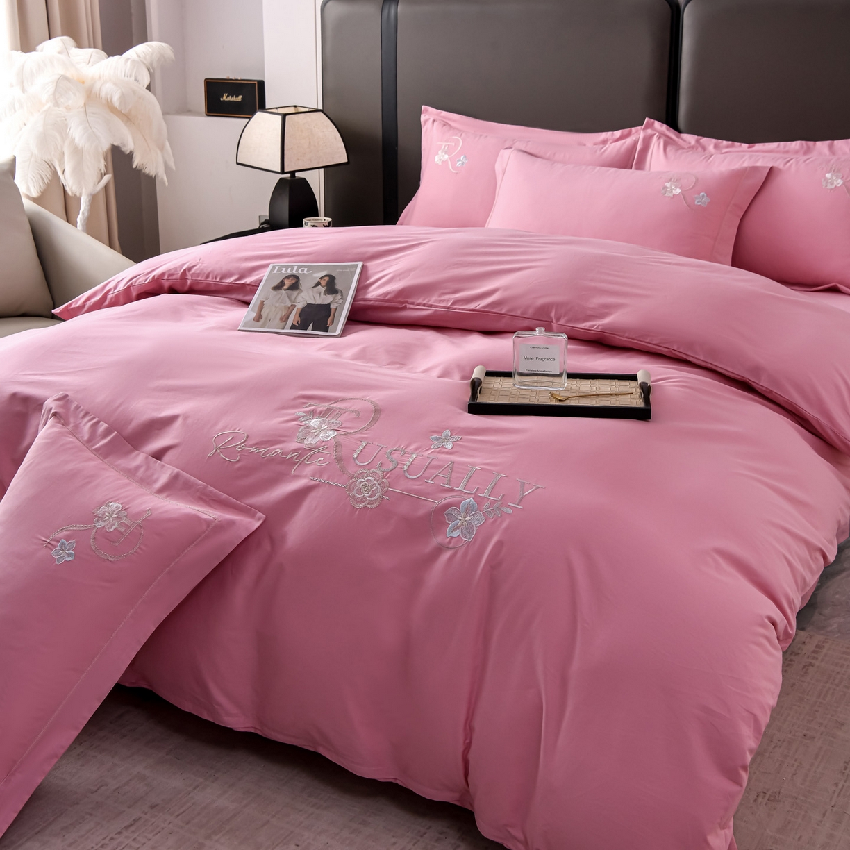 91家纺网 家纺一手货源 找家纺 森林雨 【素-凝绣】2026新款133x76高精密刺绣100%全棉四件套 春妍-蔷薇粉