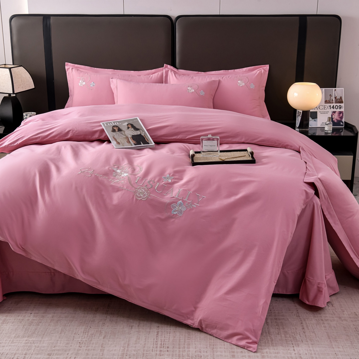 91家纺网 家纺一手货源 找家纺 森林雨 【素-凝绣】2026新款133x76高精密刺绣100%全棉四件套 春妍-蔷薇粉