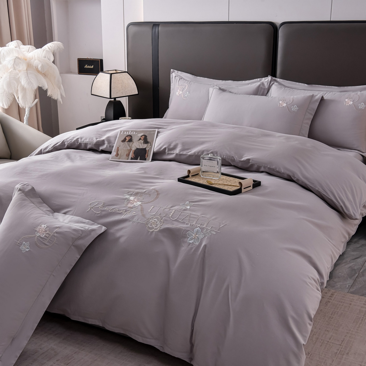 91家纺网 家纺一手货源 找家纺 森林雨 【素-凝绣】2026新款133x76高精密刺绣100%全棉四件套 春妍-鱼尾灰