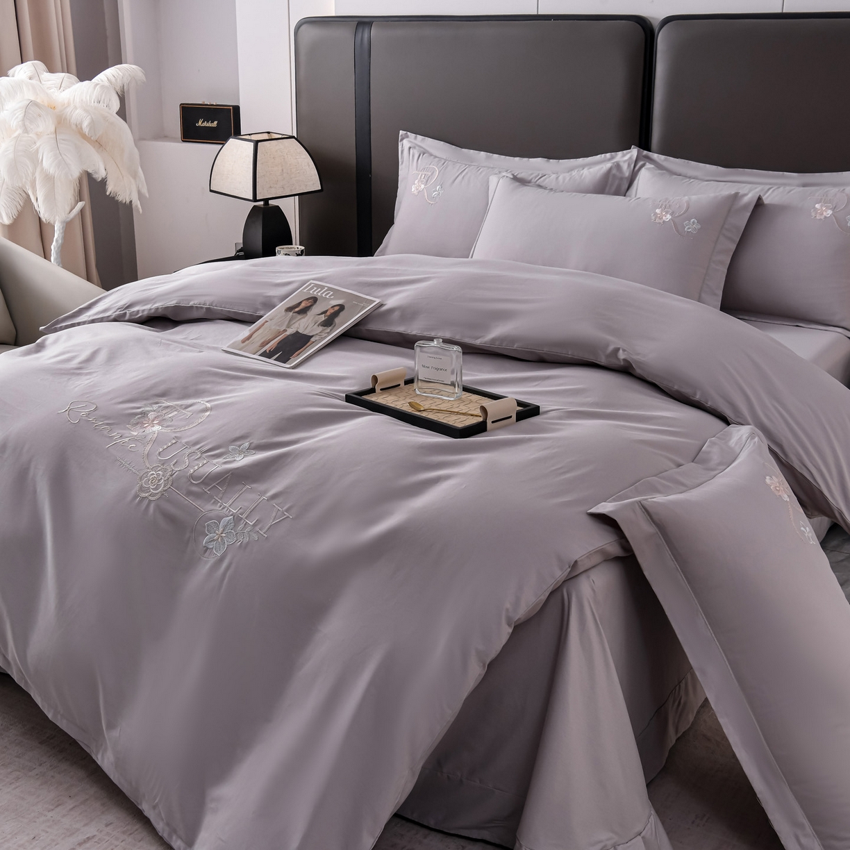 91家纺网 家纺一手货源 找家纺 森林雨 【素-凝绣】2026新款133x76高精密刺绣100%全棉四件套 春妍-鱼尾灰