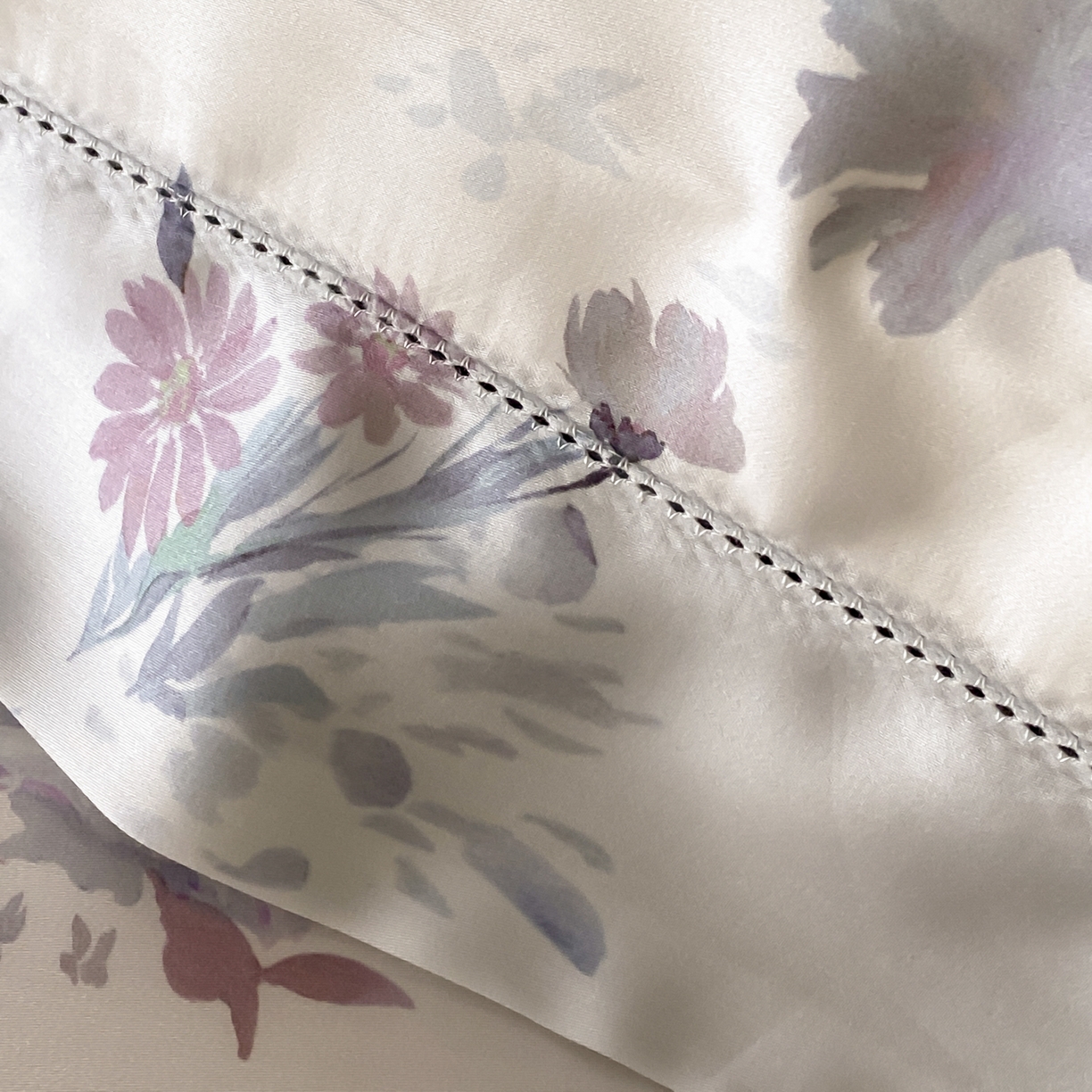 91家纺网 家纺一手货源 找家纺 云栖家居 2026新款春夏60支兰精天丝四件套-初夏 初夏-蓝