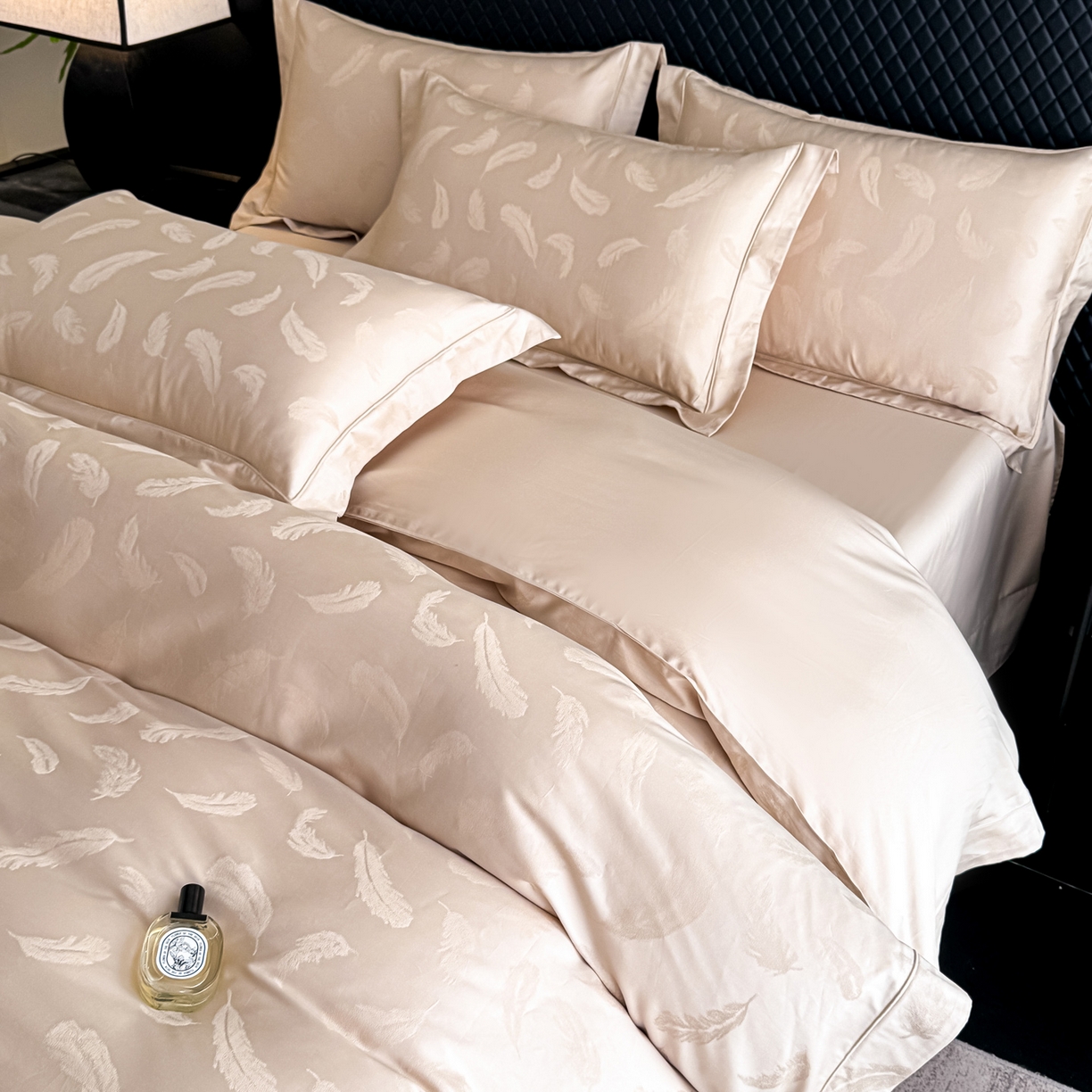 91家纺网 家纺一手货源 找家纺 森林雨 【翡-鎏光】2026高端双股50S新疆长绒棉提花埋绳工艺款四件套 轻羽-啤酒金