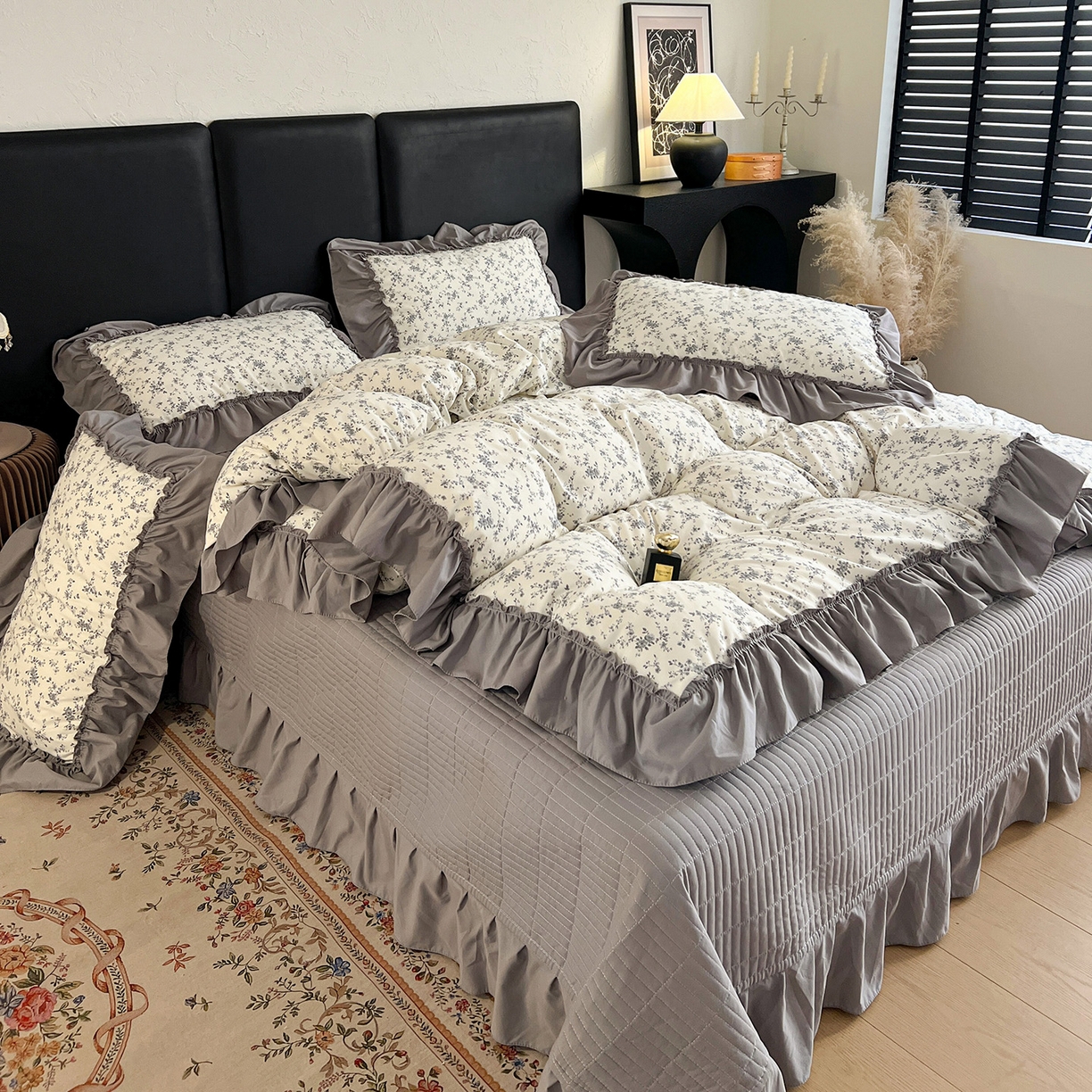 91家纺网 家纺一手货源 找家纺 梦莱斯 2026新款韩系古法韩国水洗棉云棉大布袋法式浪漫大花边床盖四件套 雾蓝小雏菊