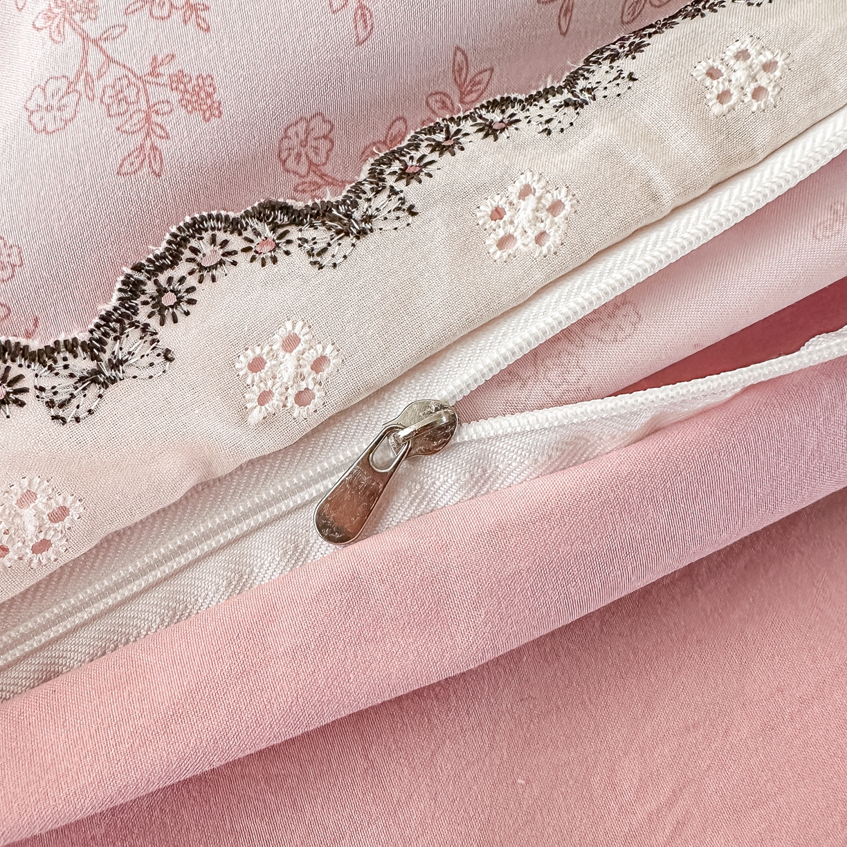 91家纺网 家纺一手货源 找家纺 梓之赫 2026新款古法水洗云感棉四件套 花漾集