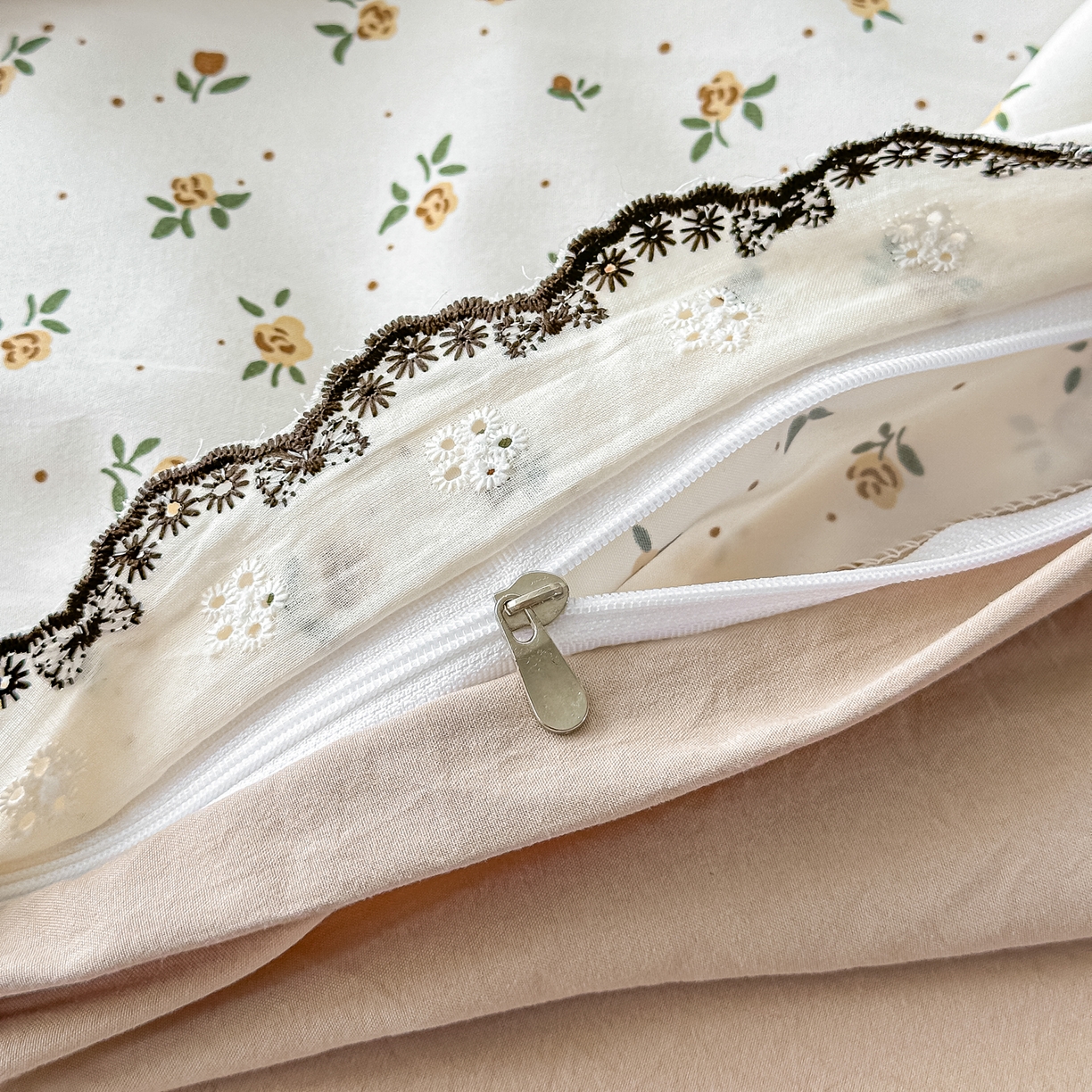 91家纺网 家纺一手货源 找家纺 梓之赫 2026新款古法水洗云感棉四件套 花枝笑语