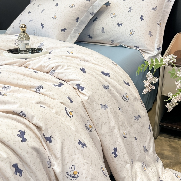 91家纺网 家纺一手货源 找家纺 繁花家居 2026凉感云丝棉高克重冰感天丝绵四件套 骏马送财